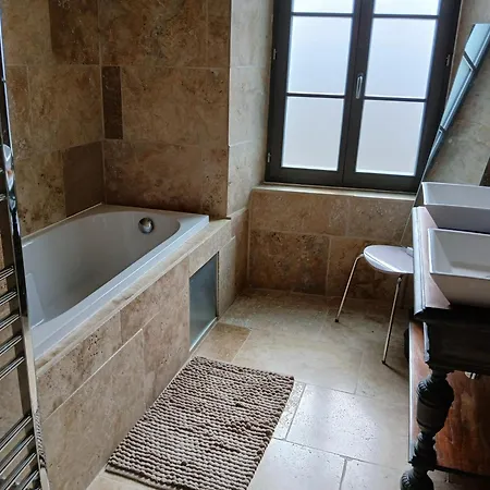 Dolce Alojamento de Acomodação e Pequeno-almoço Chambon-le-Chateau